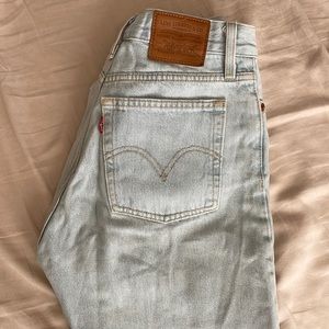 Levi’s light wash bootcut jeans